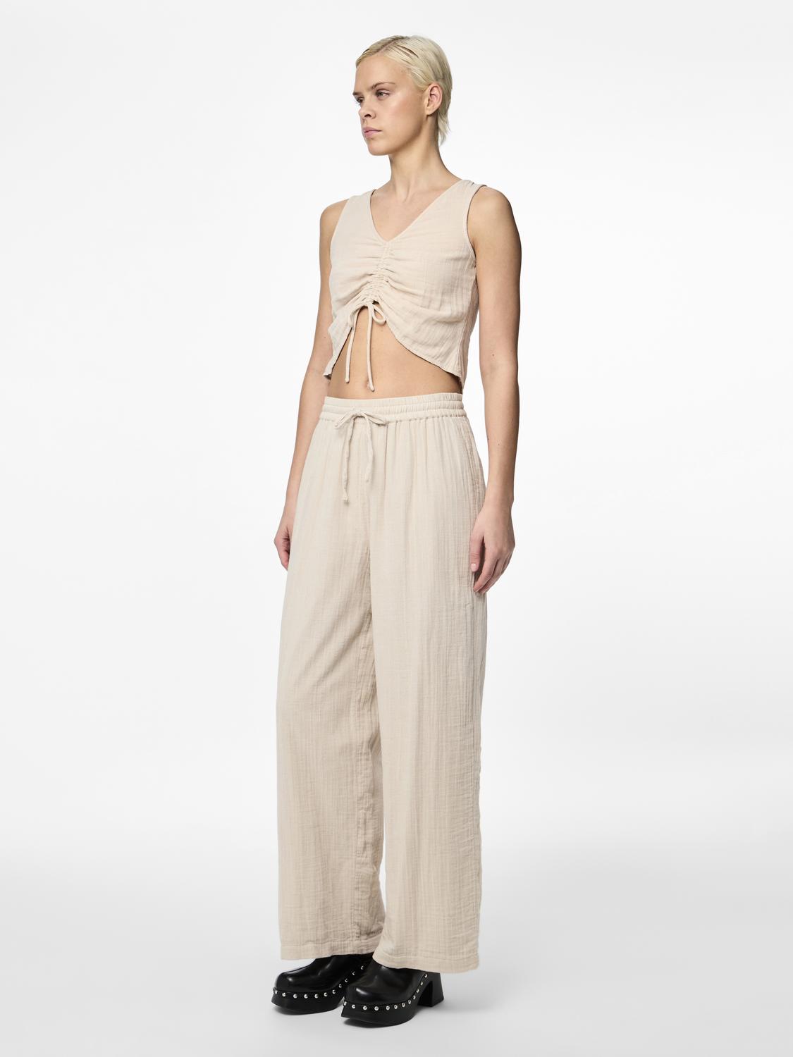 model_shot-front_full