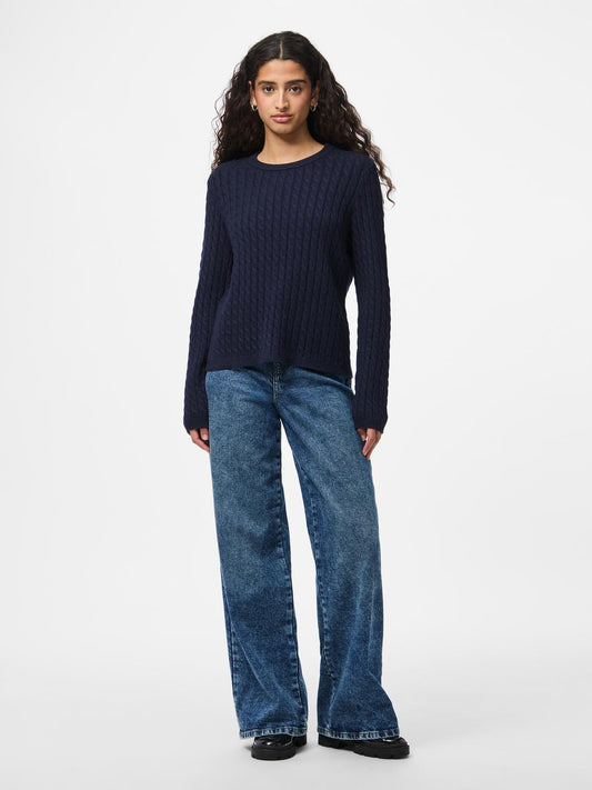 model_shot-front_full