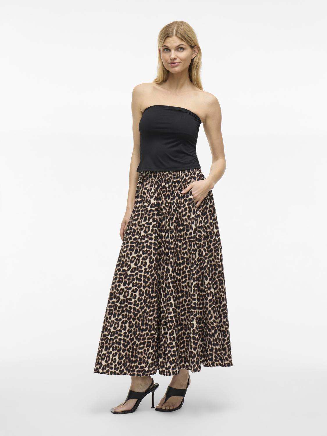 model_shot-front_full