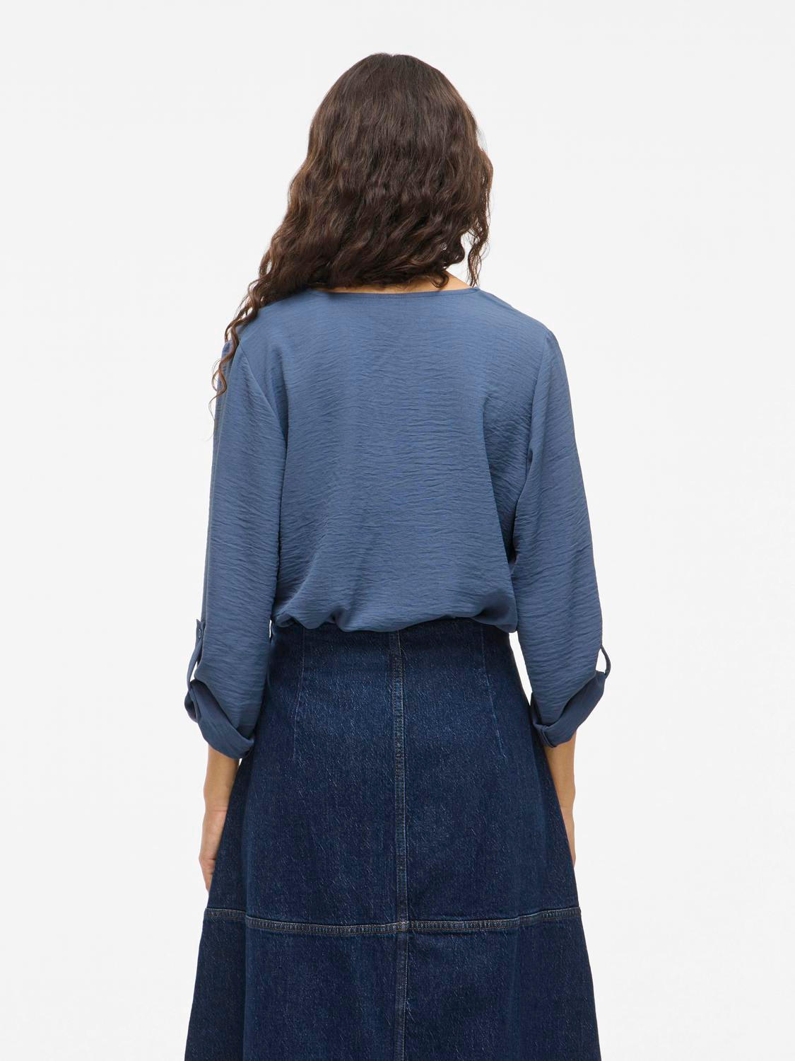 model_shot-back