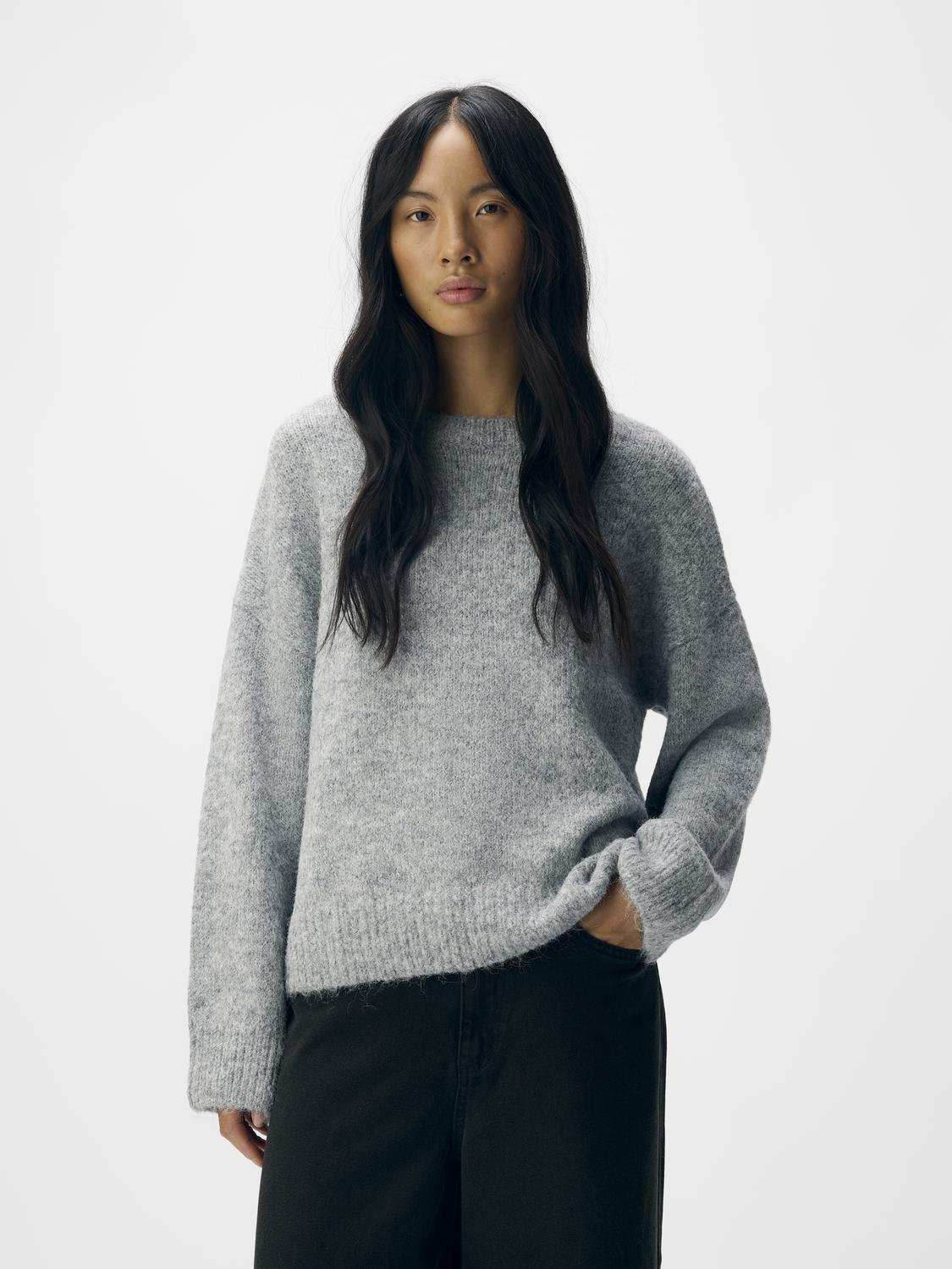 model_shot-front