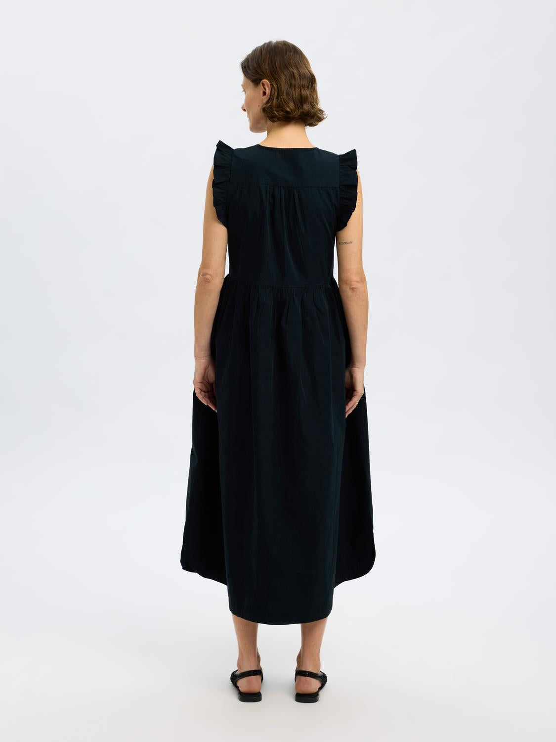 model_shot-back
