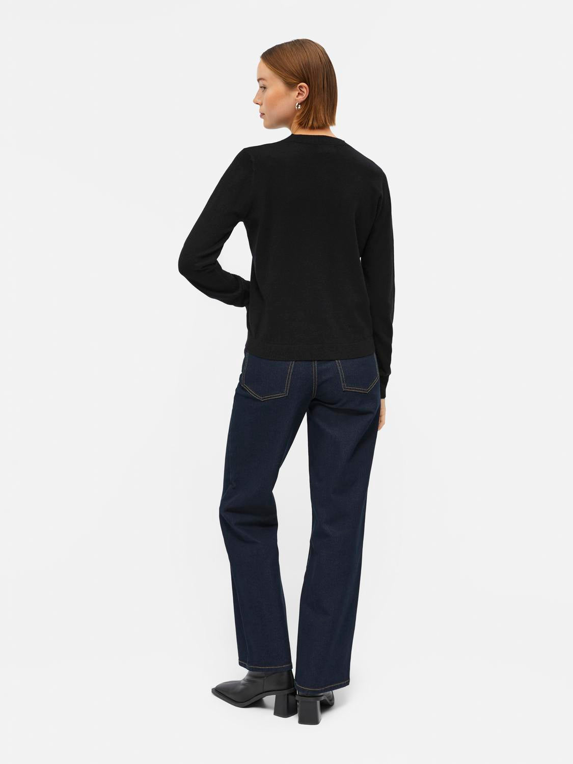 model_shot-back