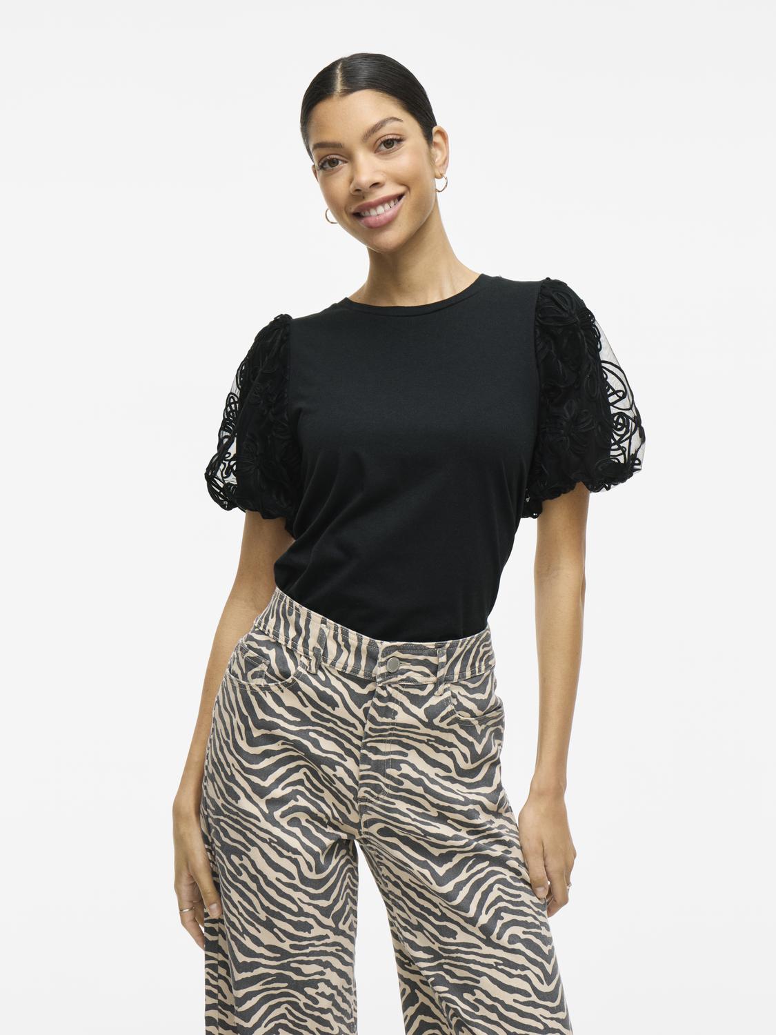 model_shot-front