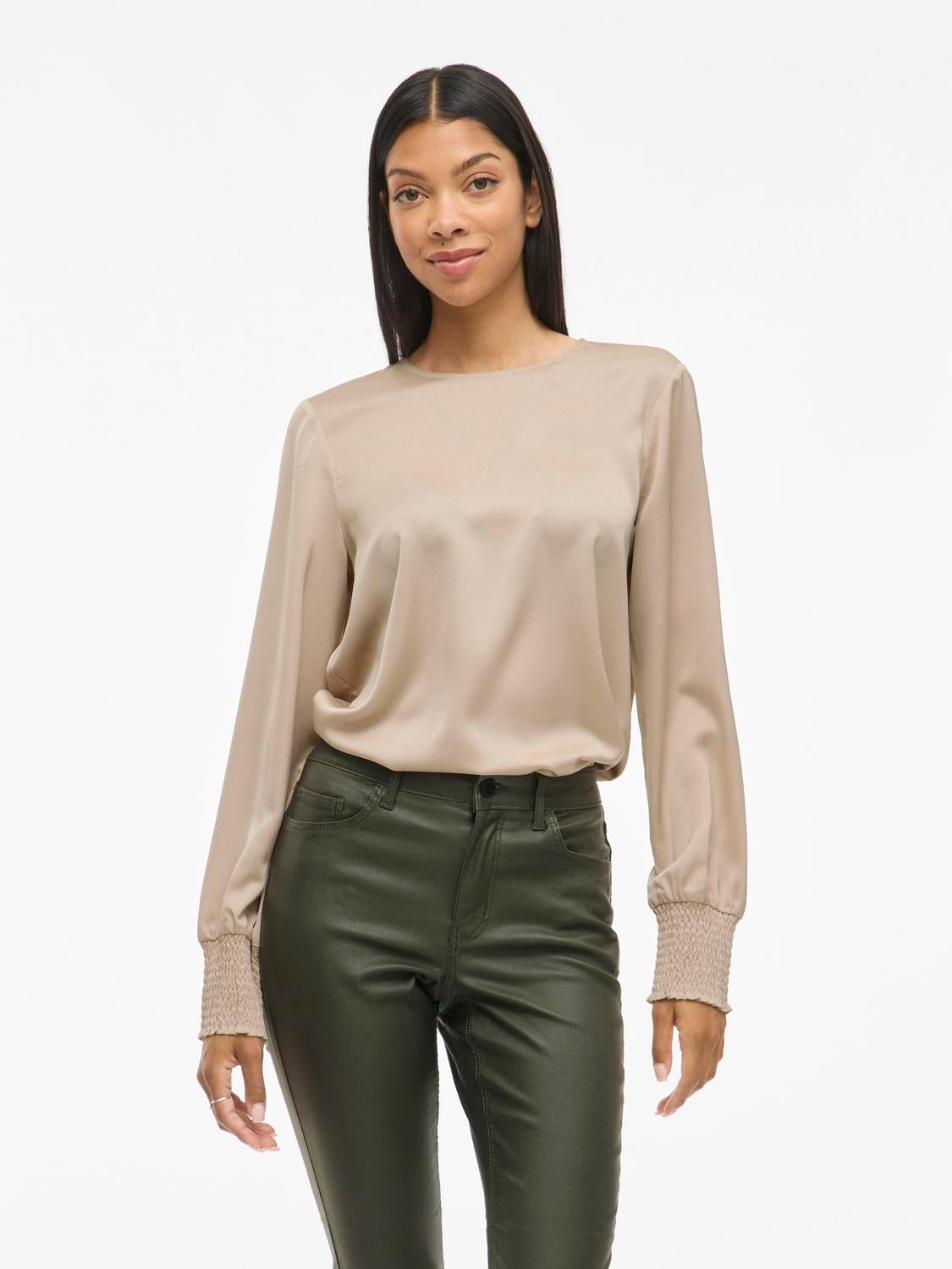 model_shot-front