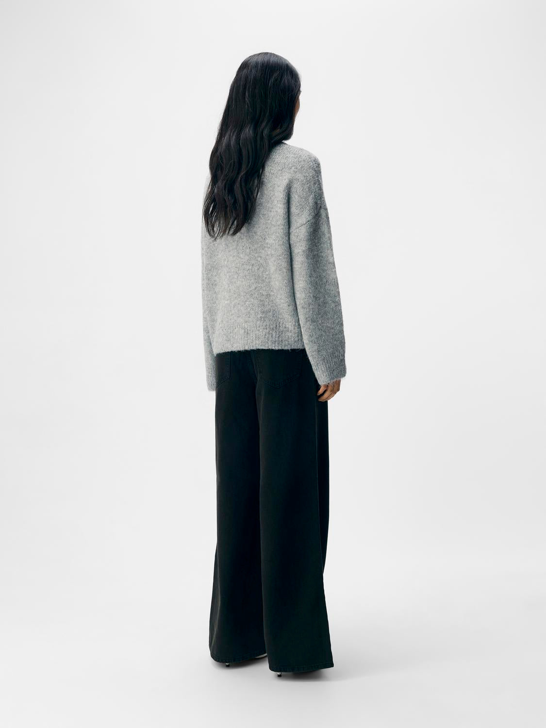 model_shot-back