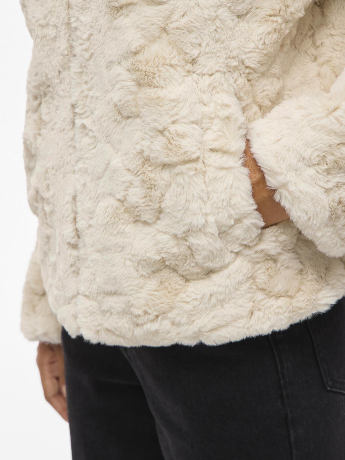 model_shot-detail