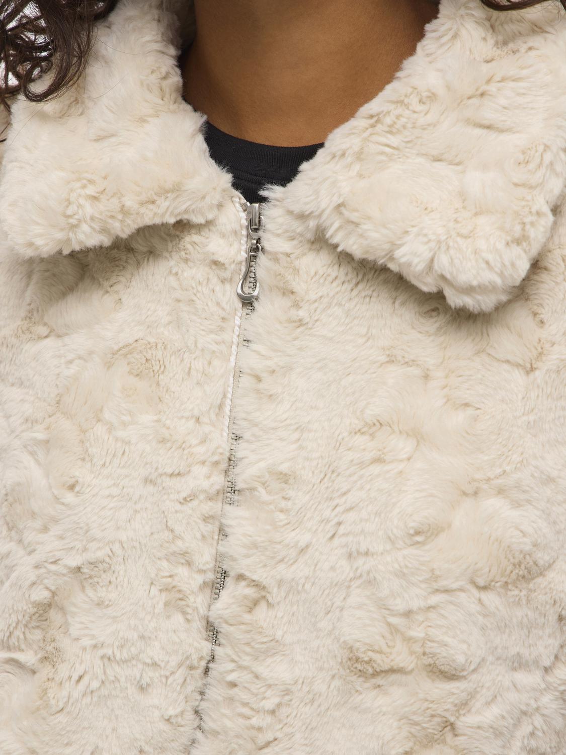 model_shot-detail