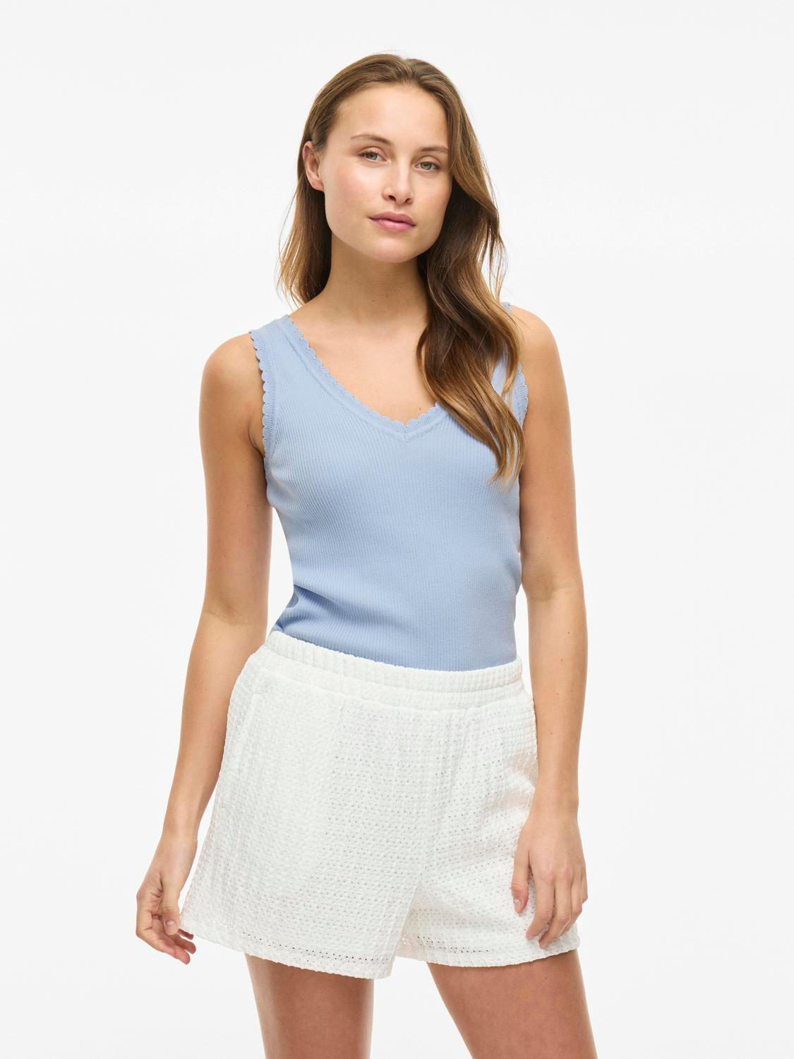 model_shot-front