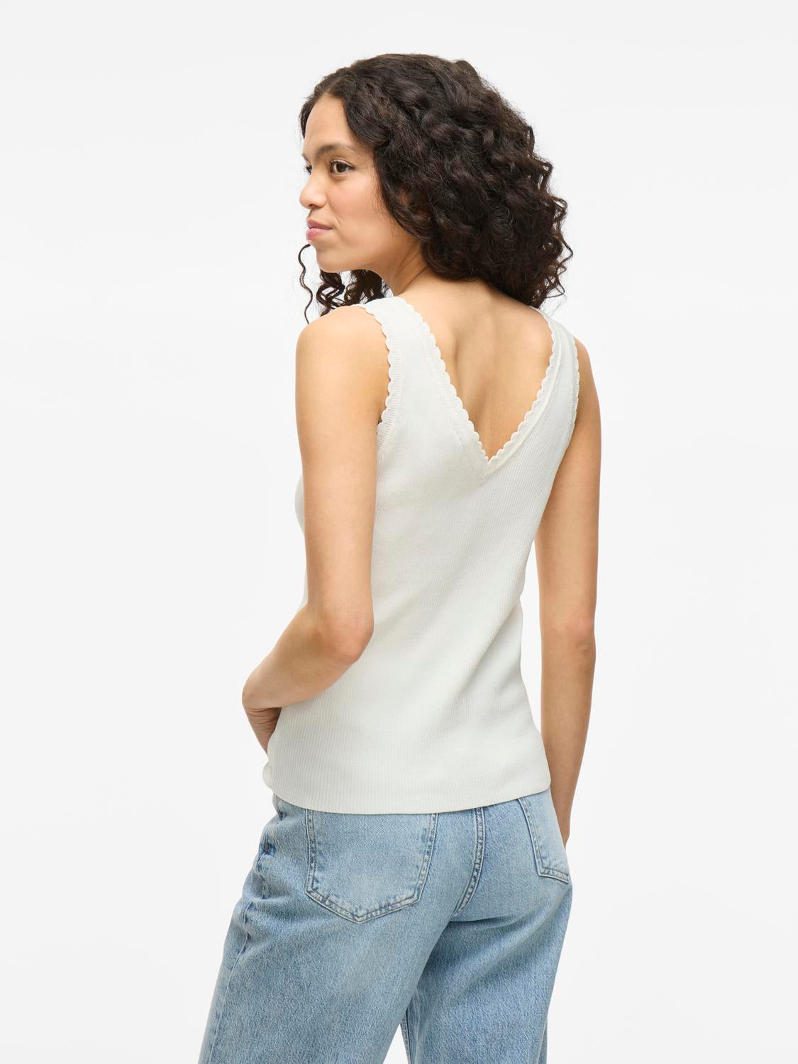 model_shot-back