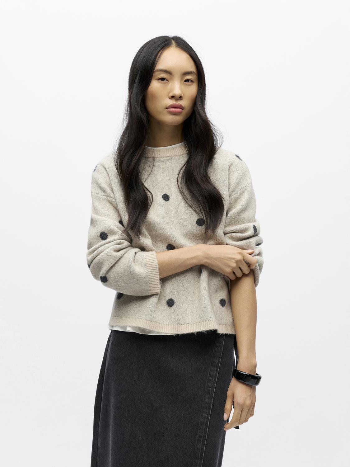 model_shot-front
