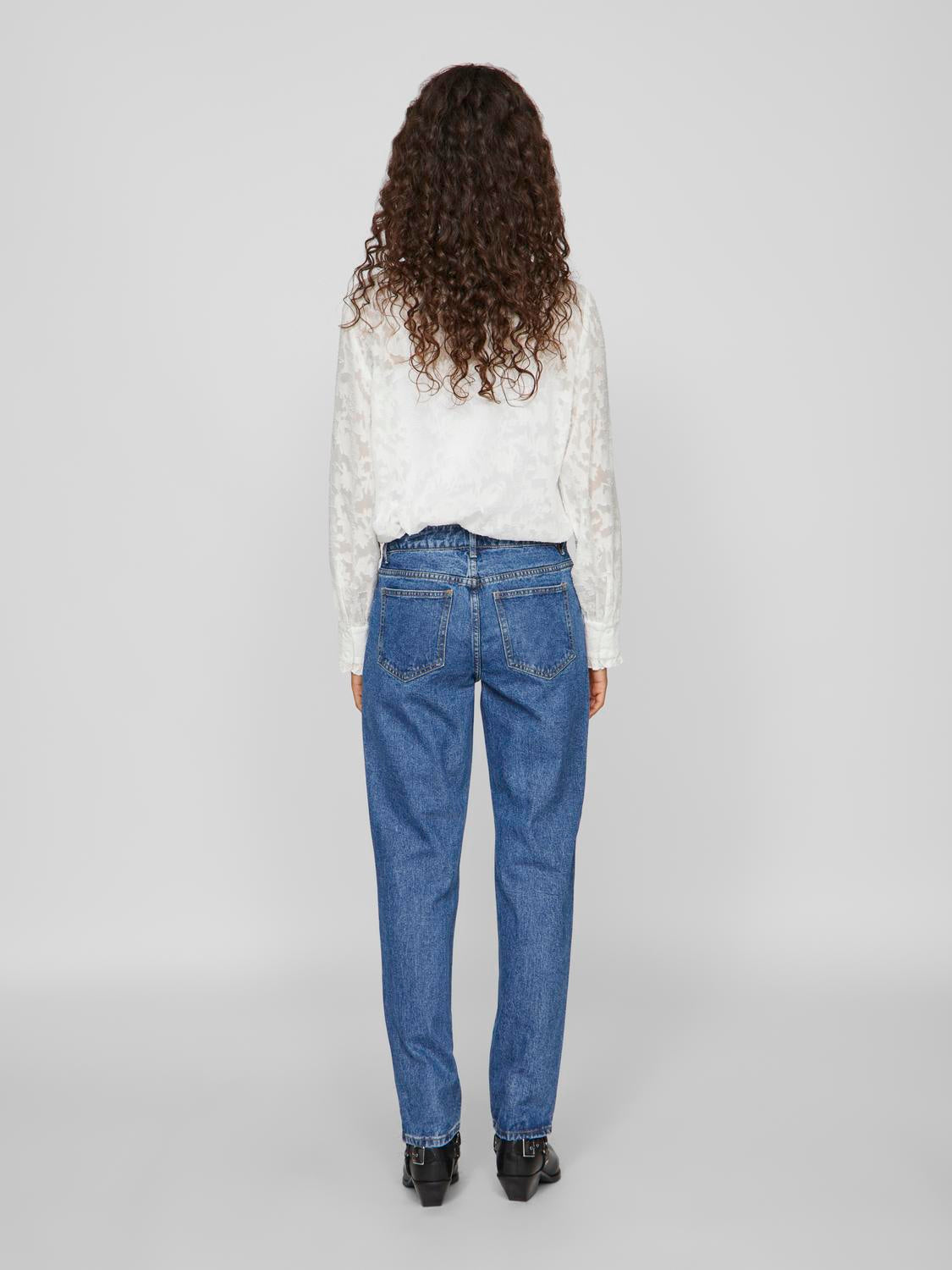 model_shot-back
