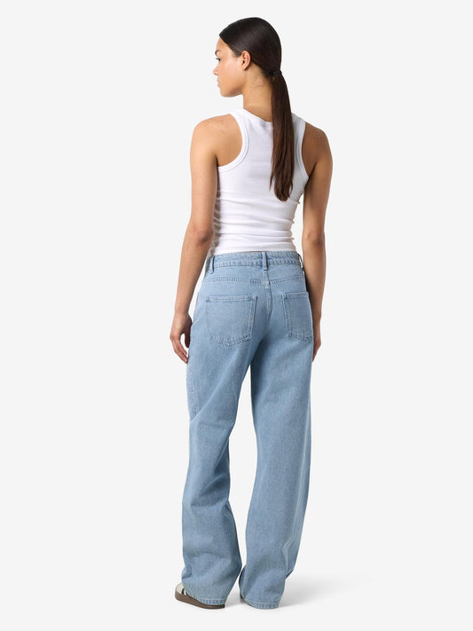 model_shot-front_full