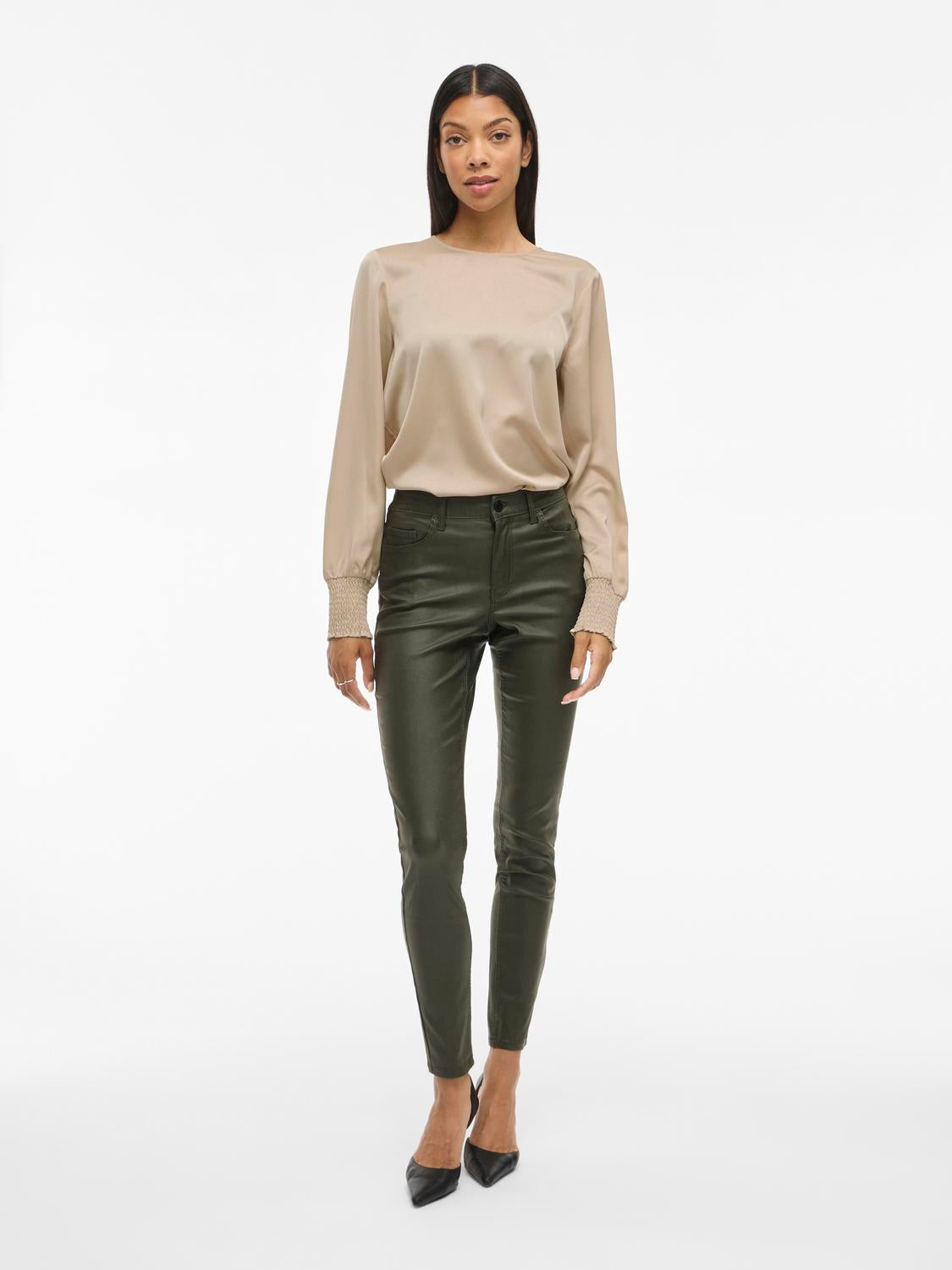 model_shot-front_full