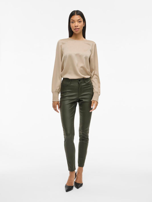 model_shot-front_full