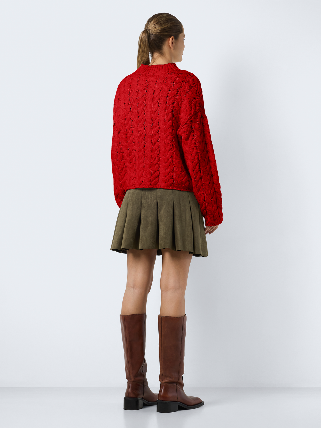 model_shot-front_full