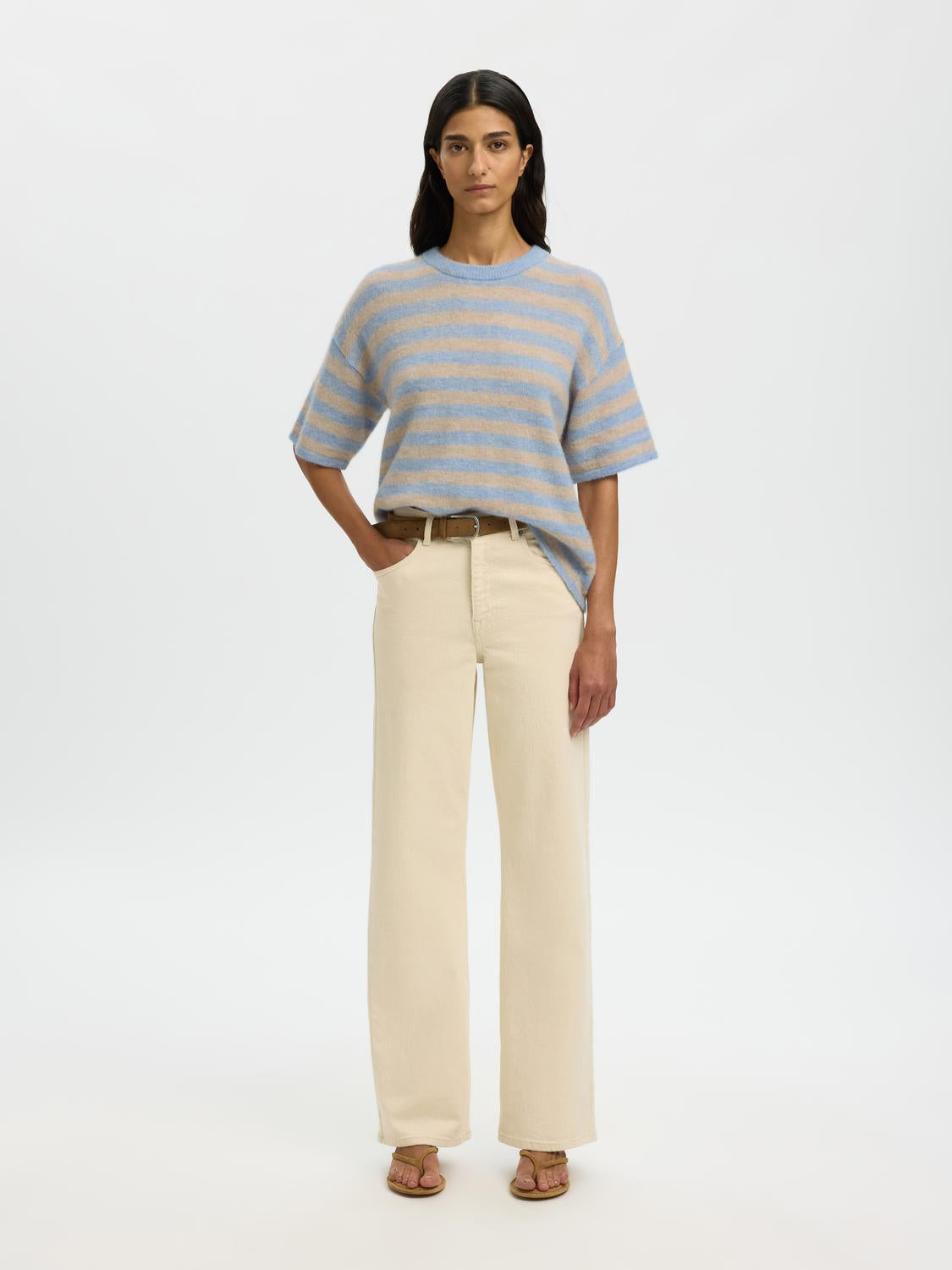 model_shot-front_full