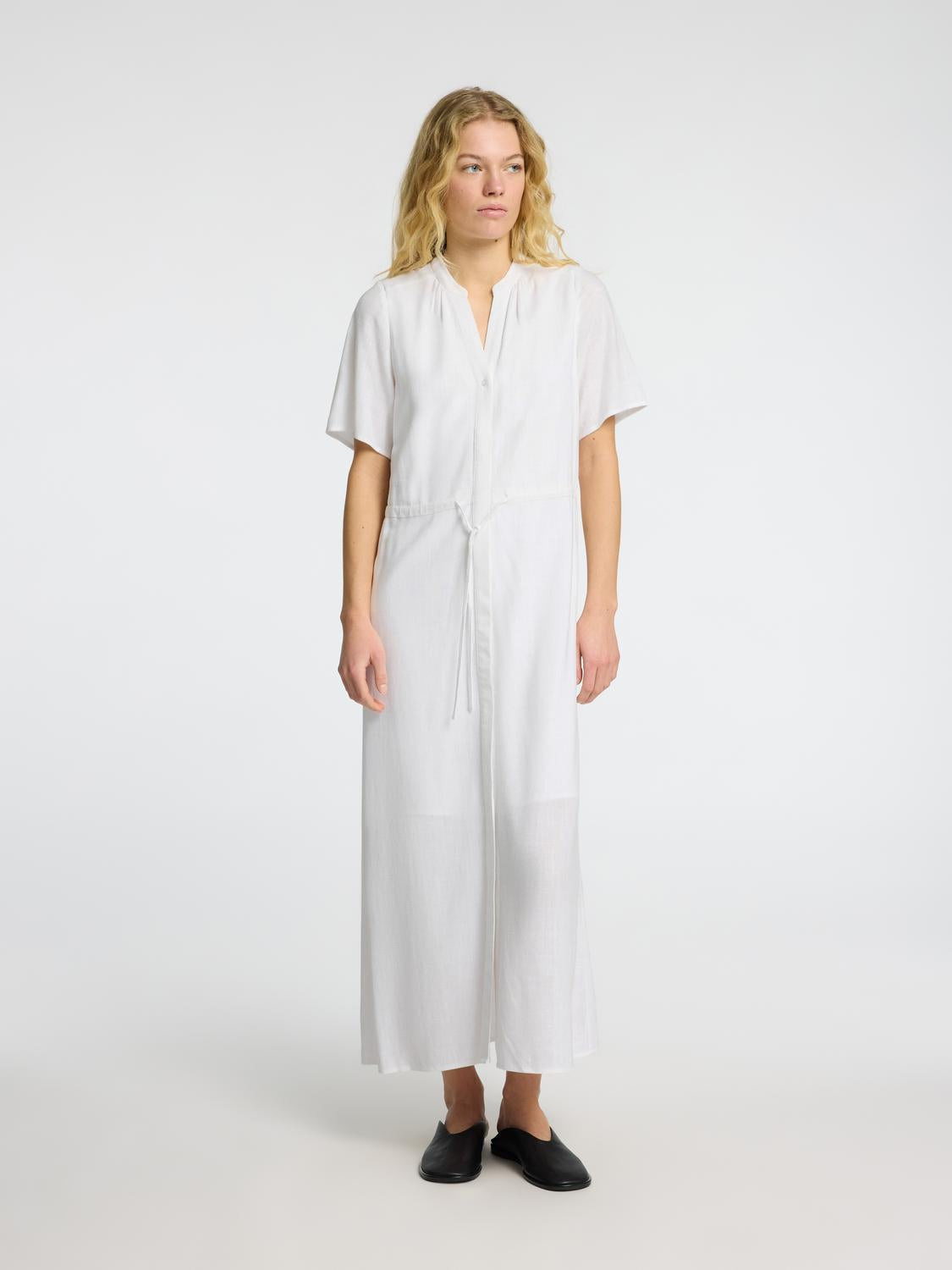 model_shot-front