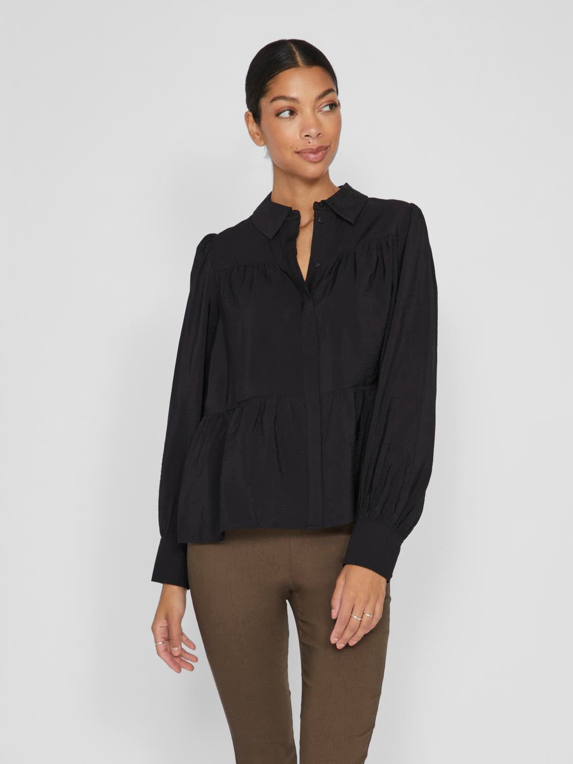 VIKATRIA Shirts - Black