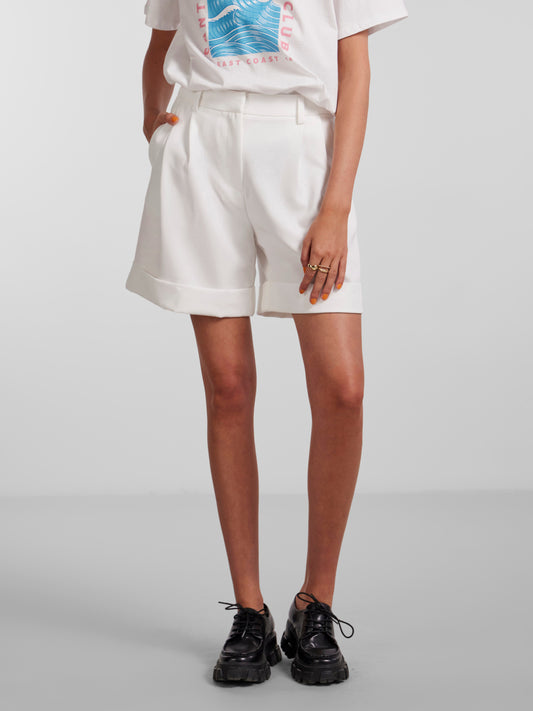PCKYZA Shorts - Cloud Dancer