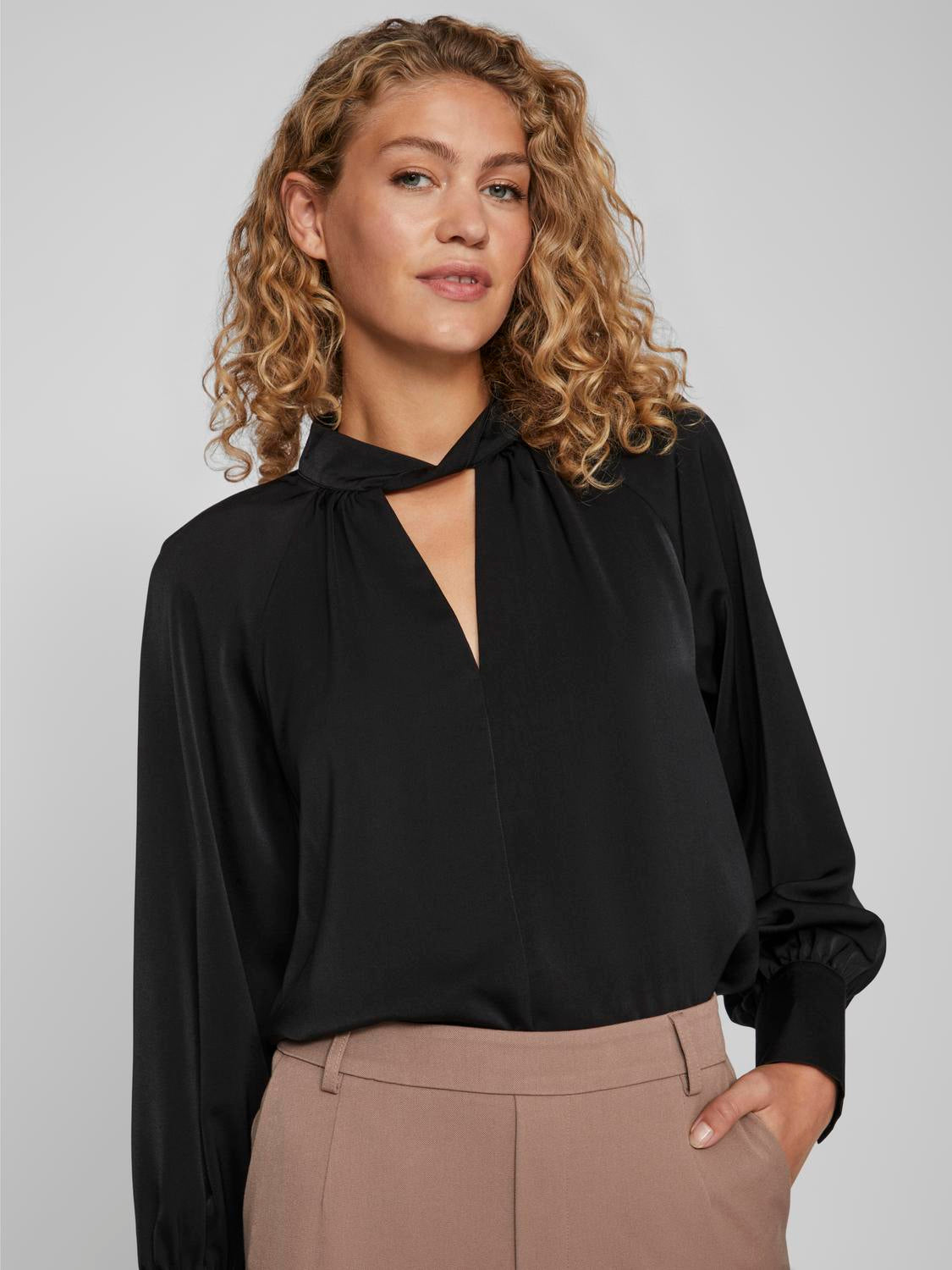 VIELMA T-Shirts & Tops - Black